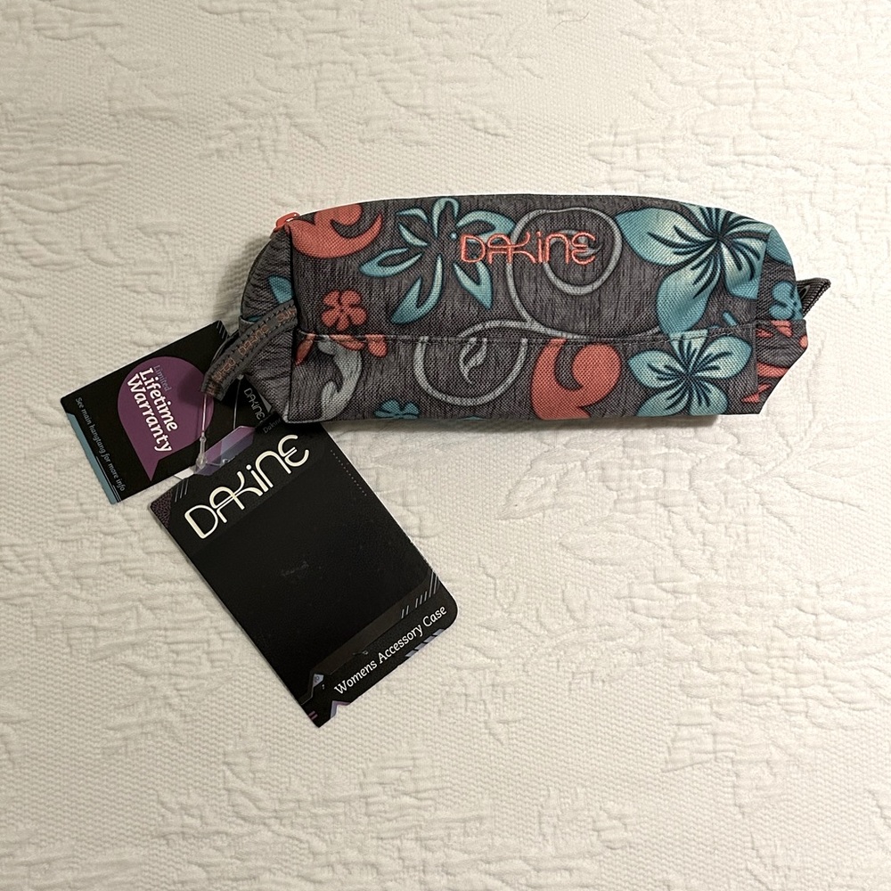 DAKINE: Womens travel/accessory bag